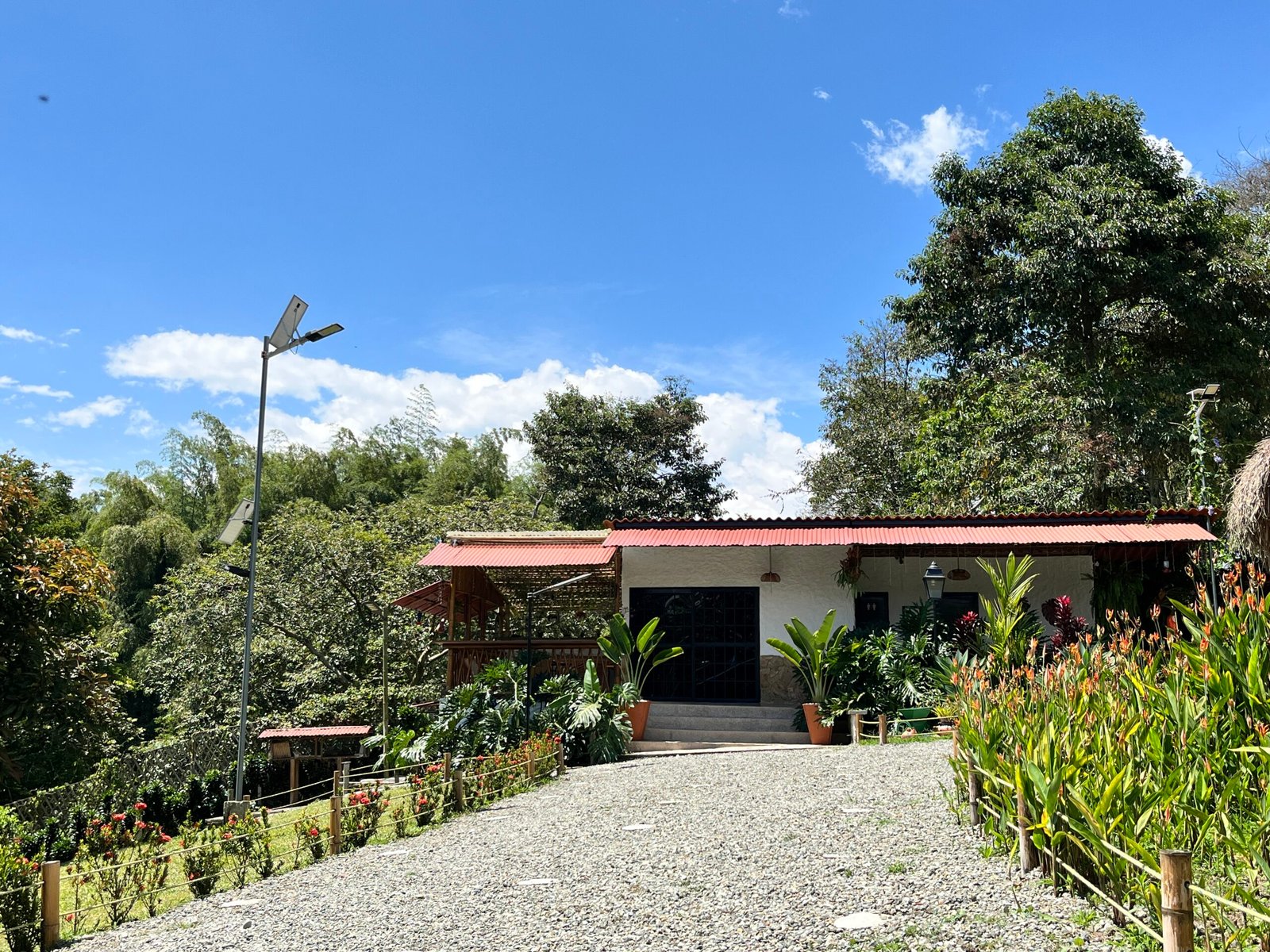 Vista Frontal Cabaña